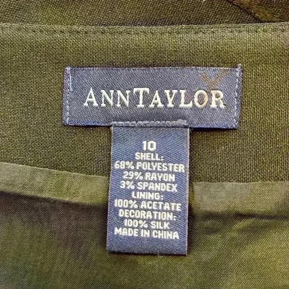 Ann Taylor Women’s Pencil Skirt Size 10 Black w/Pattern - Picture 3 of 8